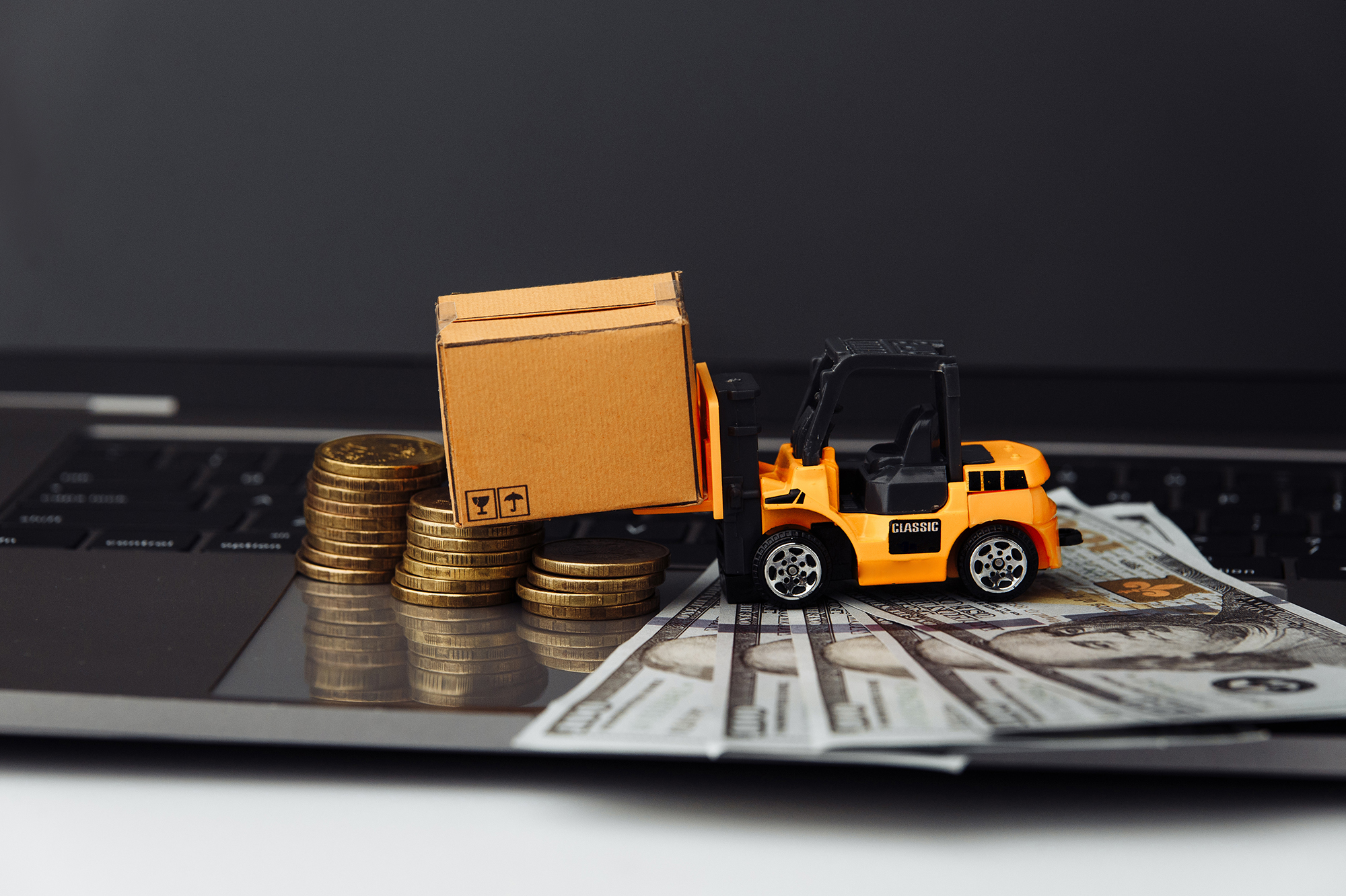 How Shipping Insurance Reduces Costs for E-Commerce Businesses